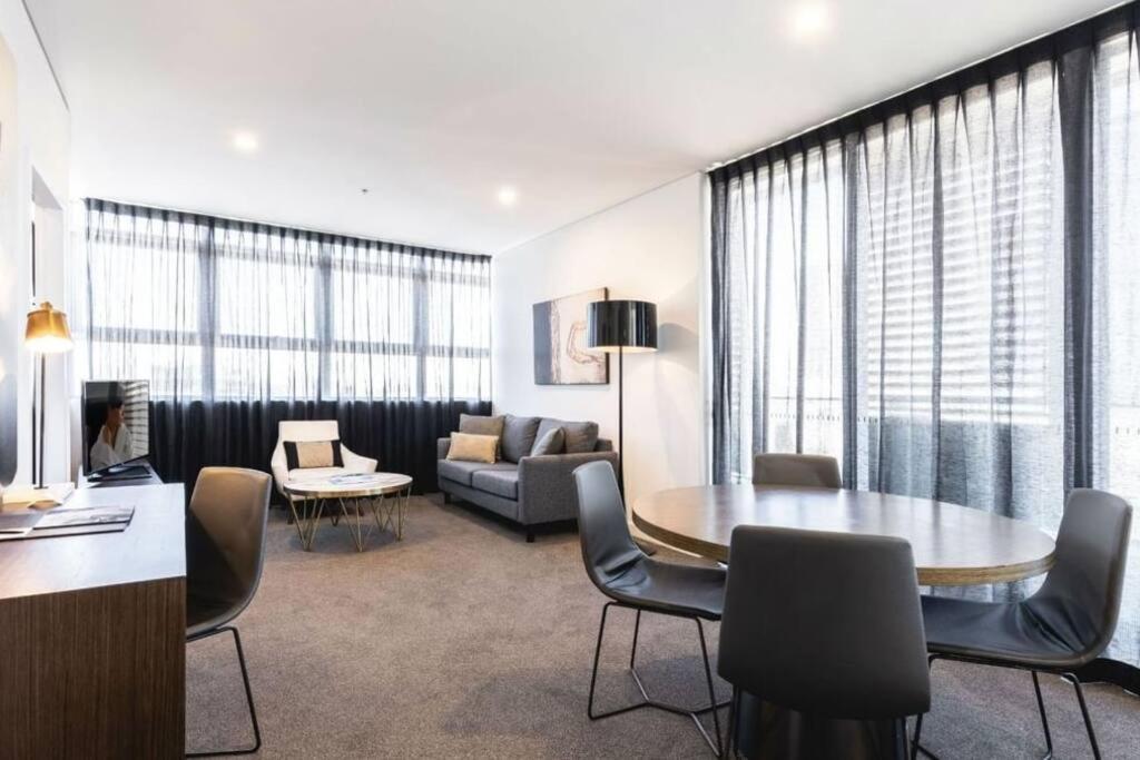 Apartment Chatswood Cbd 2br L Balcony L Parking L Office *