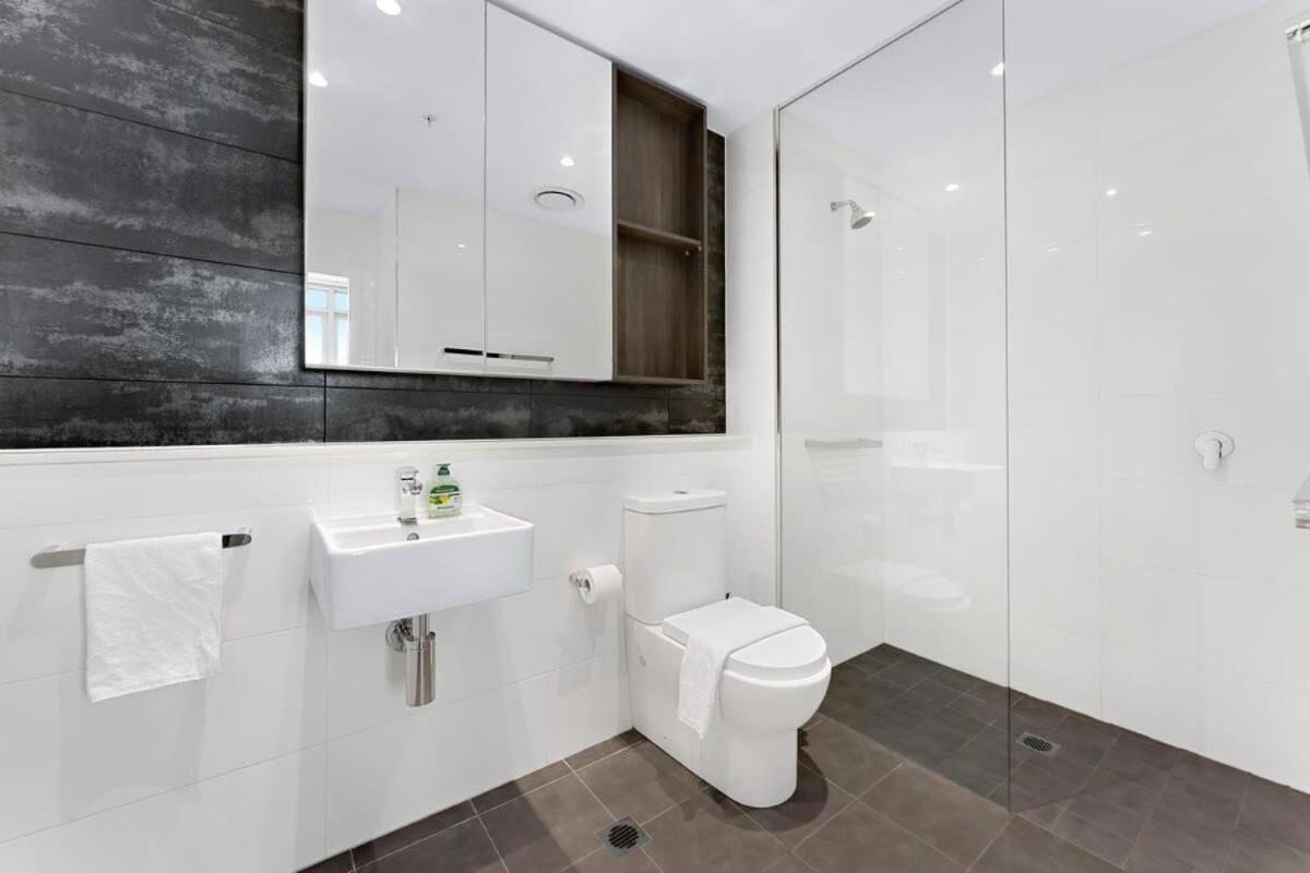 Chatswood Cbd 2br L Balcony L Parking L Office Sydney