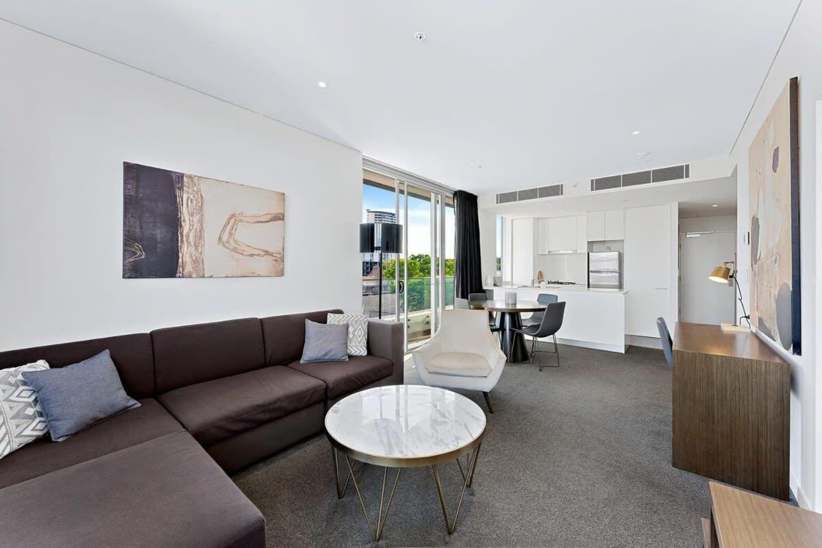 Chatswood Cbd 2br L Balcony L Parking L Office *